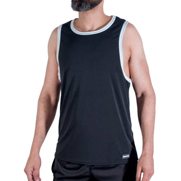 Hombre con camiseta deportiva negra sin mangas