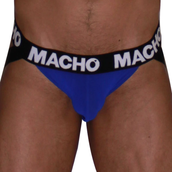 Hombre con calzoncillos azules marca Macho